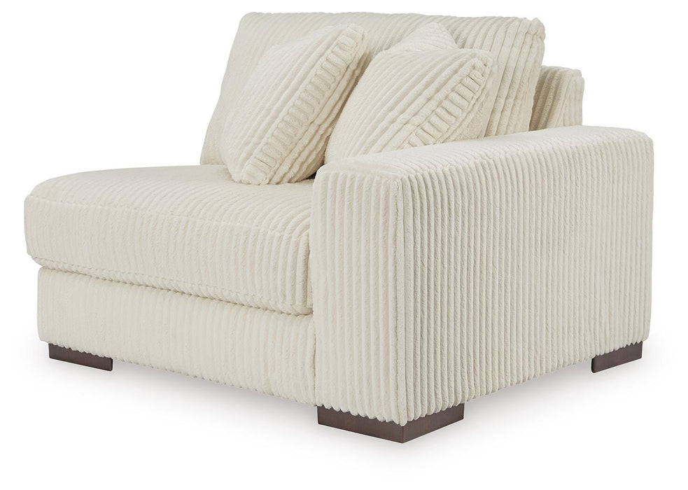 Lindyn Sectional