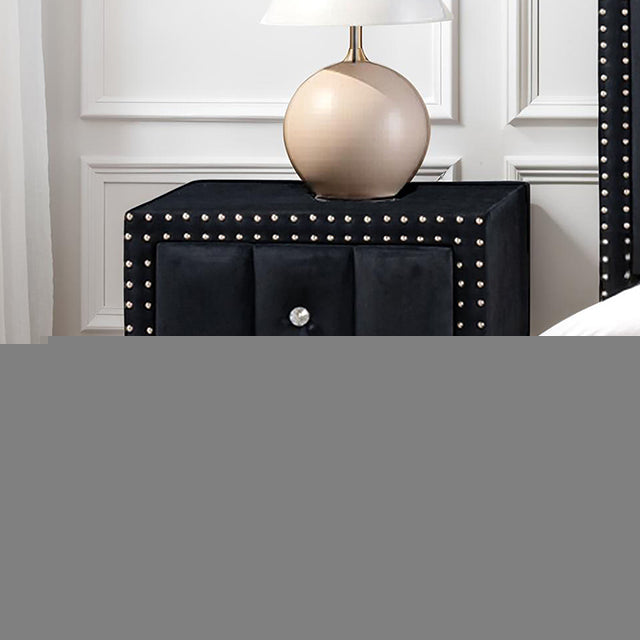Farese Queen Bed w/ 2 Nightstands
